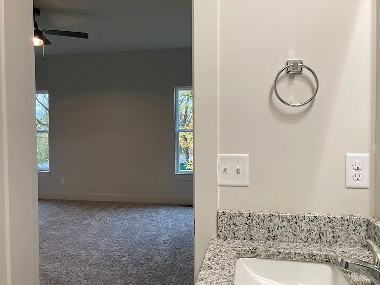 312 Lincoln St — Photo 67