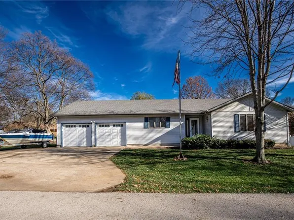 801 S Peoria St, Louisburg, KS 66053
