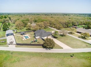 219 Post Oak Rd, Wills Point, TX 75169