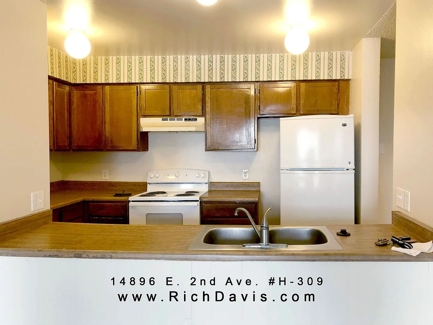 2 bed, 2 bath with washer/dryer hookup. Great location off Sable and 2nd Ave. — Photo 3
