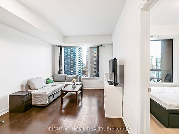 4th image of 238 Besserer St #810