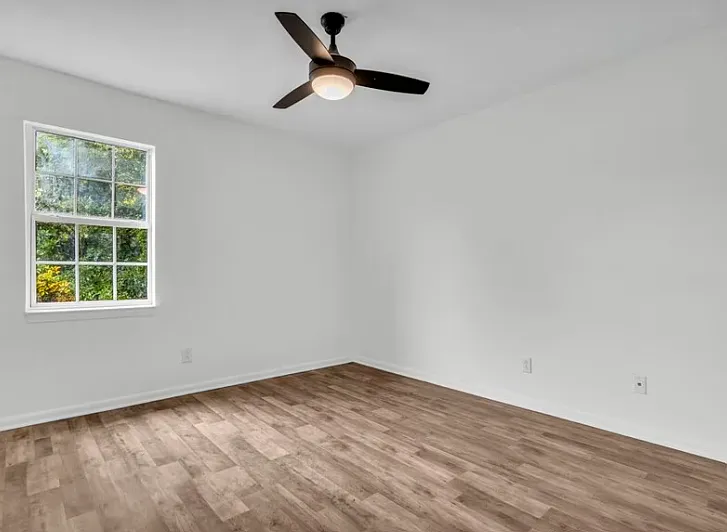 The Ridge Apartments — Photo 9