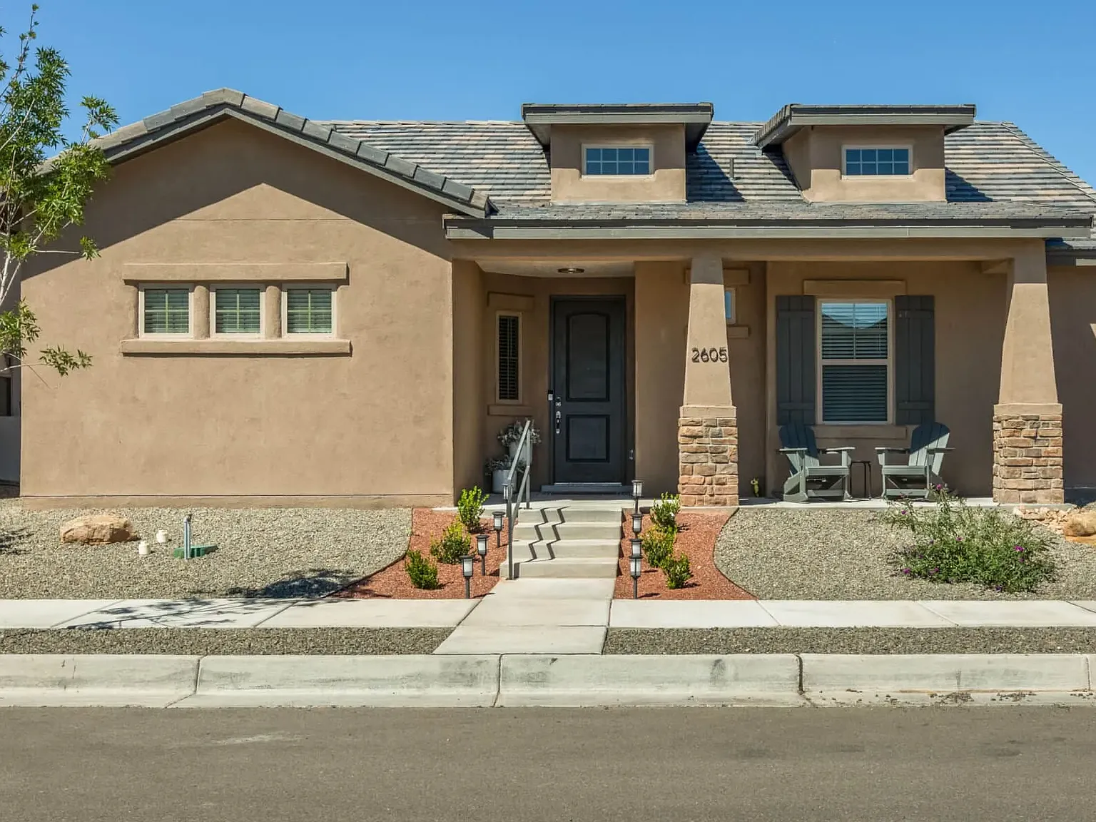 4 bed, 2420 sqft, $6,500 — Photo 2