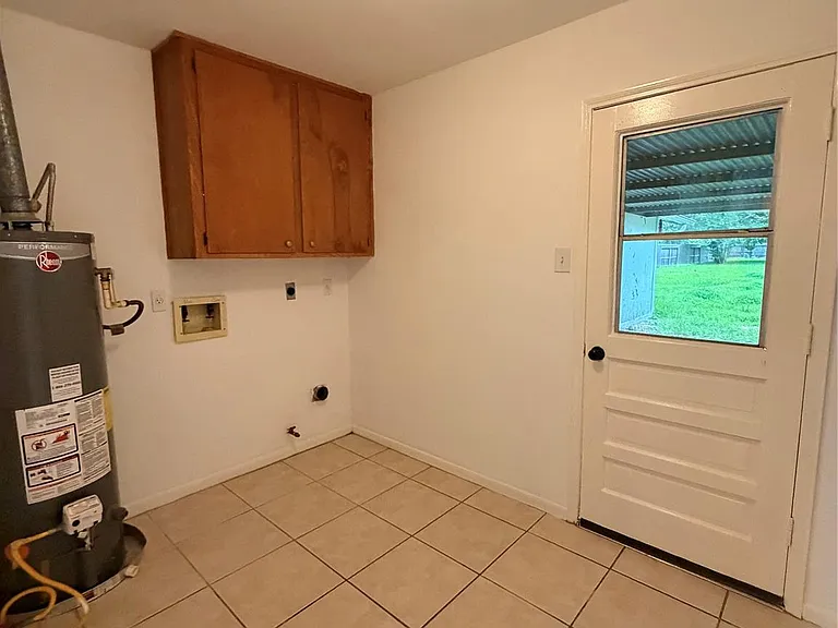 120 Texas Ave — Photo 6
