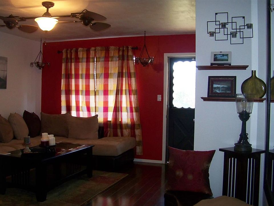 1st image of 304 E Garden Dr