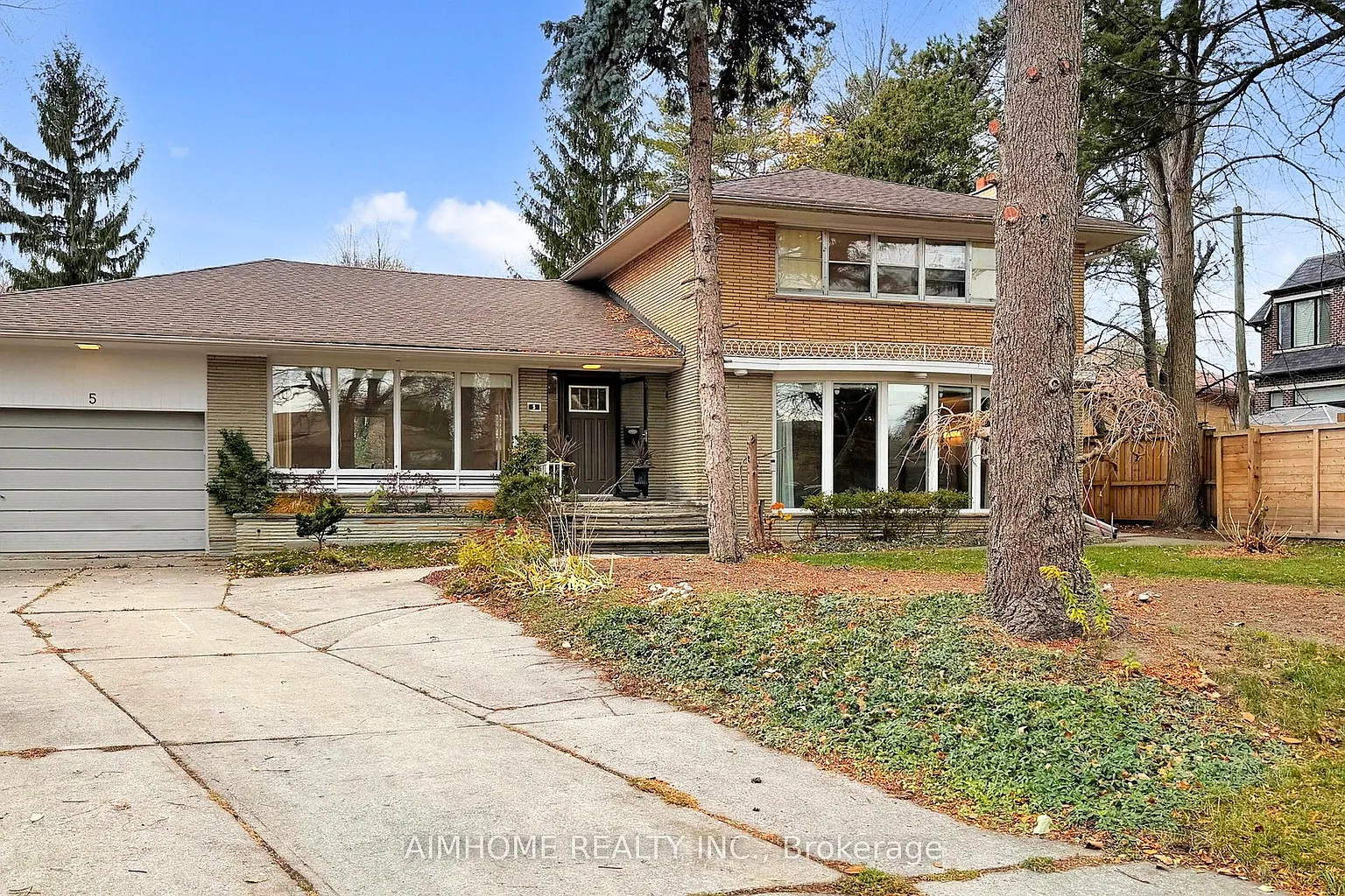 5 Morewood Cres photo 1