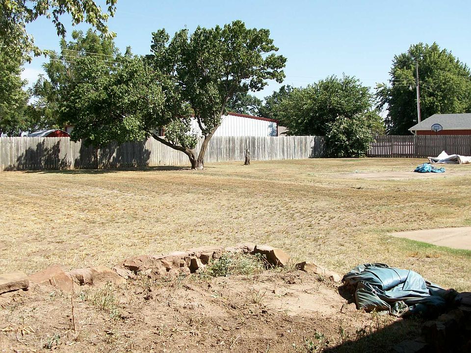 1st image of 105 Bana Dr