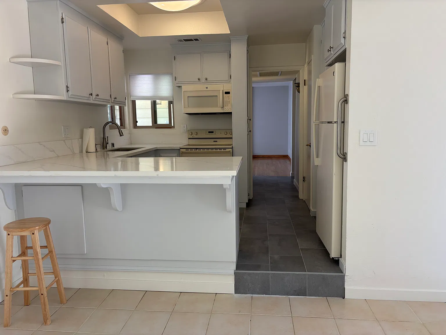 8751 Fallbrook Way — Photo 3