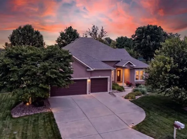 6989 141st St, Basehor, KS 66007