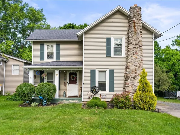 33 Michigan St, Bloomfield, NY 14469