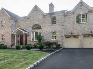 70 Thomas Dr, Clark, NJ 07066