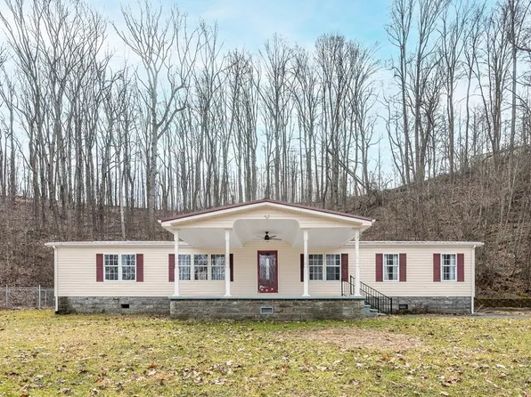 207 Ashcrest Ct, Bluefield, WV 24701