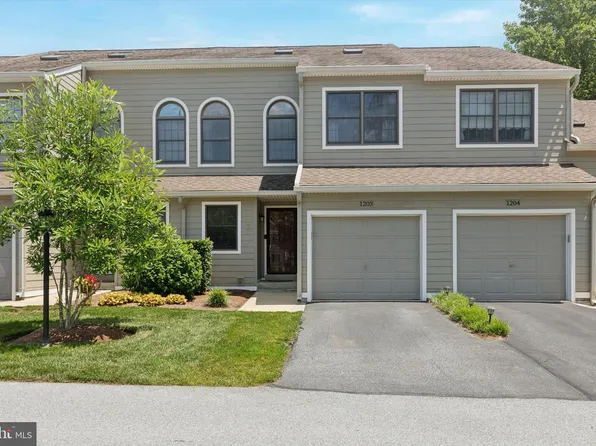 1203 Wharton Ct, Newtown Square, PA 19073