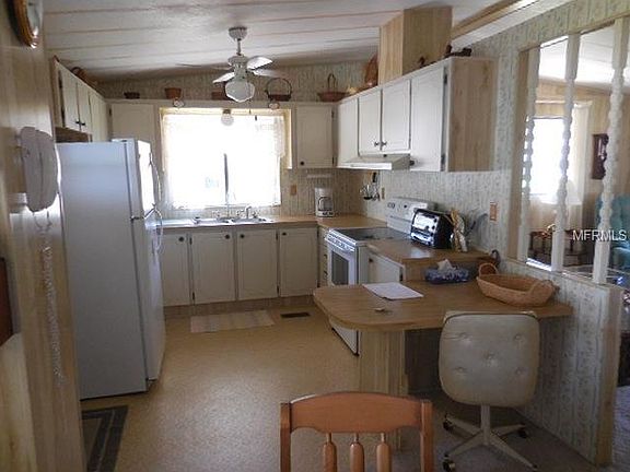2nd image of 140 Big Oak Ln