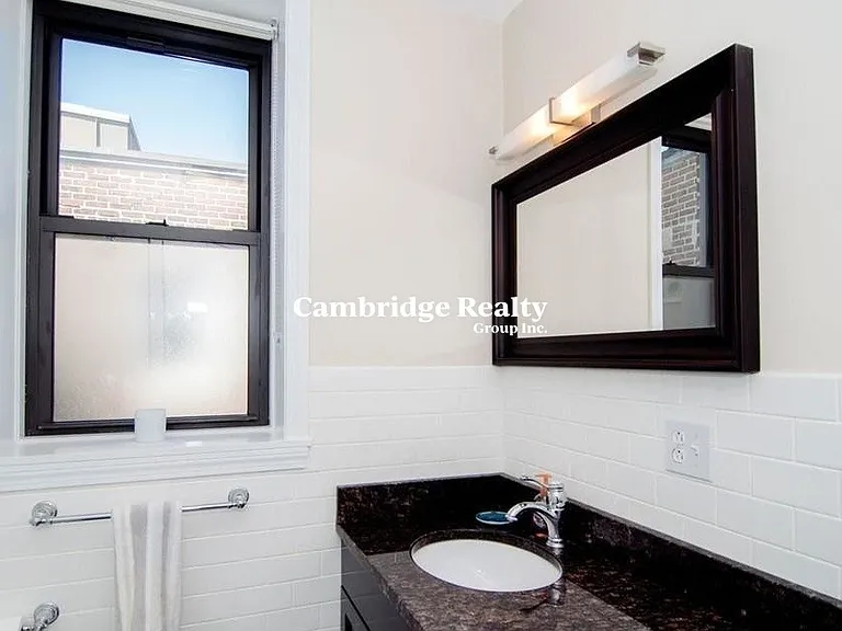 2021 Commonwealth Ave #T — Photo 12
