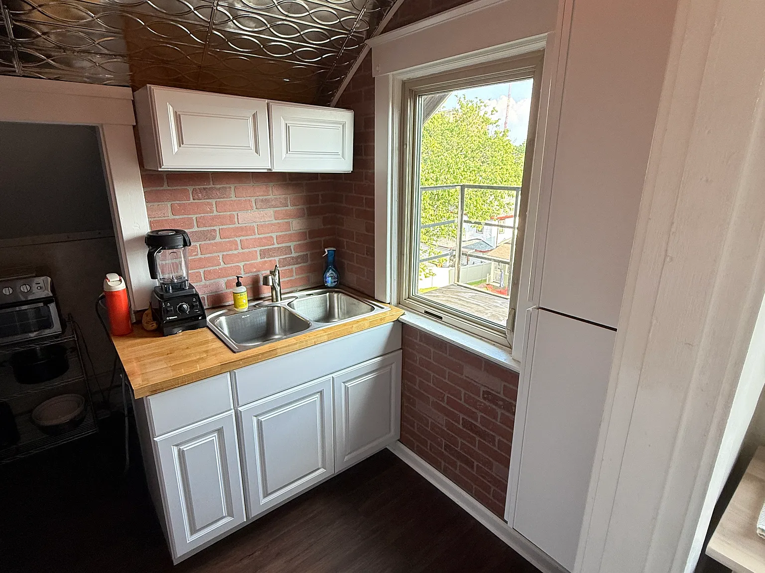 2 bed, 650 sqft, $1,200 — Photo 2
