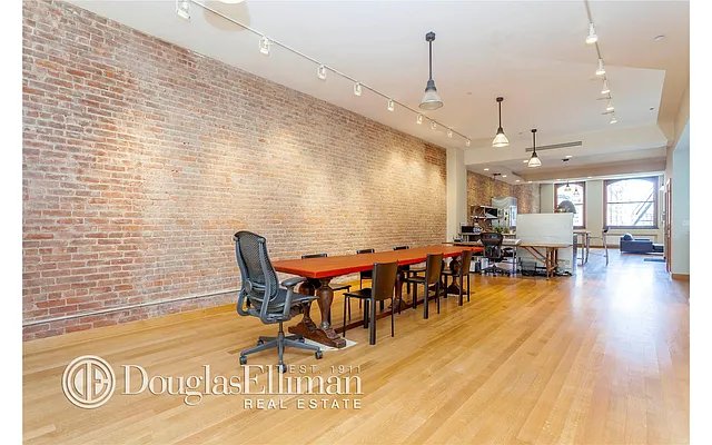 Rented by Douglas Elliman | media 17