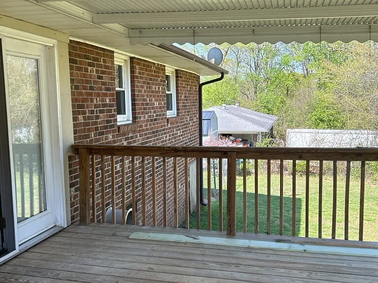 104 Elizabeth Dr — Photo 17