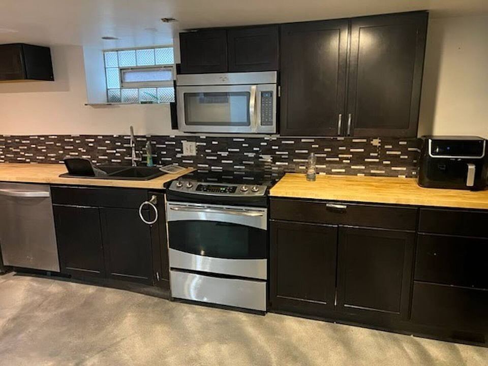 Full Kitchen area