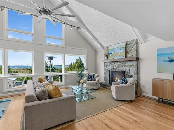 1350 Anthony Rd, Portsmouth, RI 02871