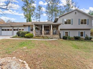 1058 Gate Post Ln, Lawrenceville, GA 30044