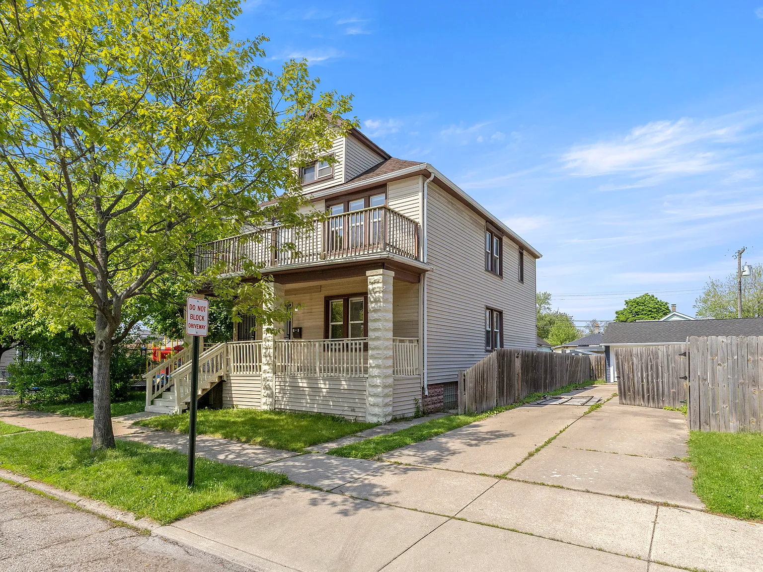 5 bed, 1900 sqft, $2,000 — Photo 4