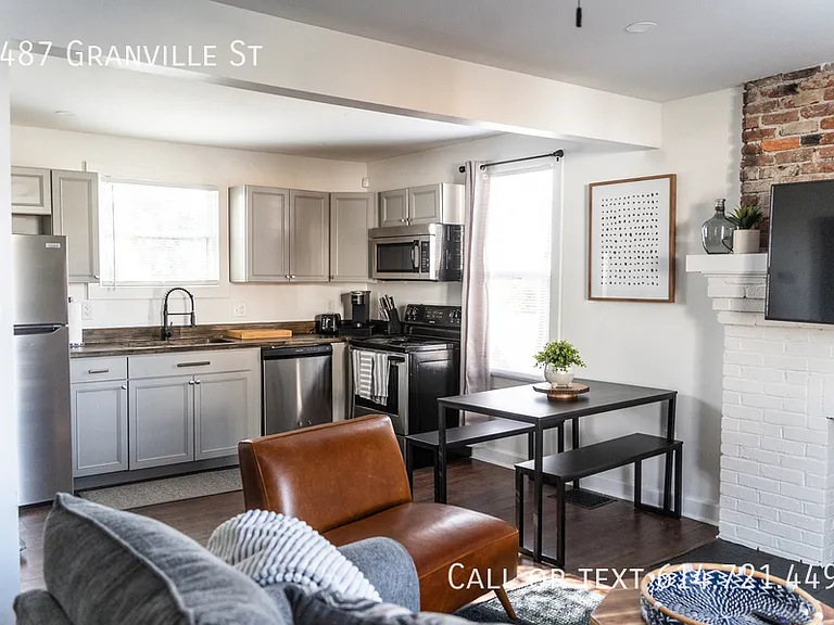 1487 Granville St — Photo 8