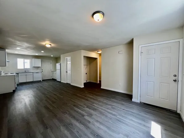 K713, 713 N 6th Ave #1, Yakima, WA 98902