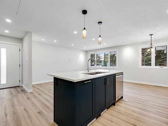 5th image of 61 NE Cedarwood Hl SW