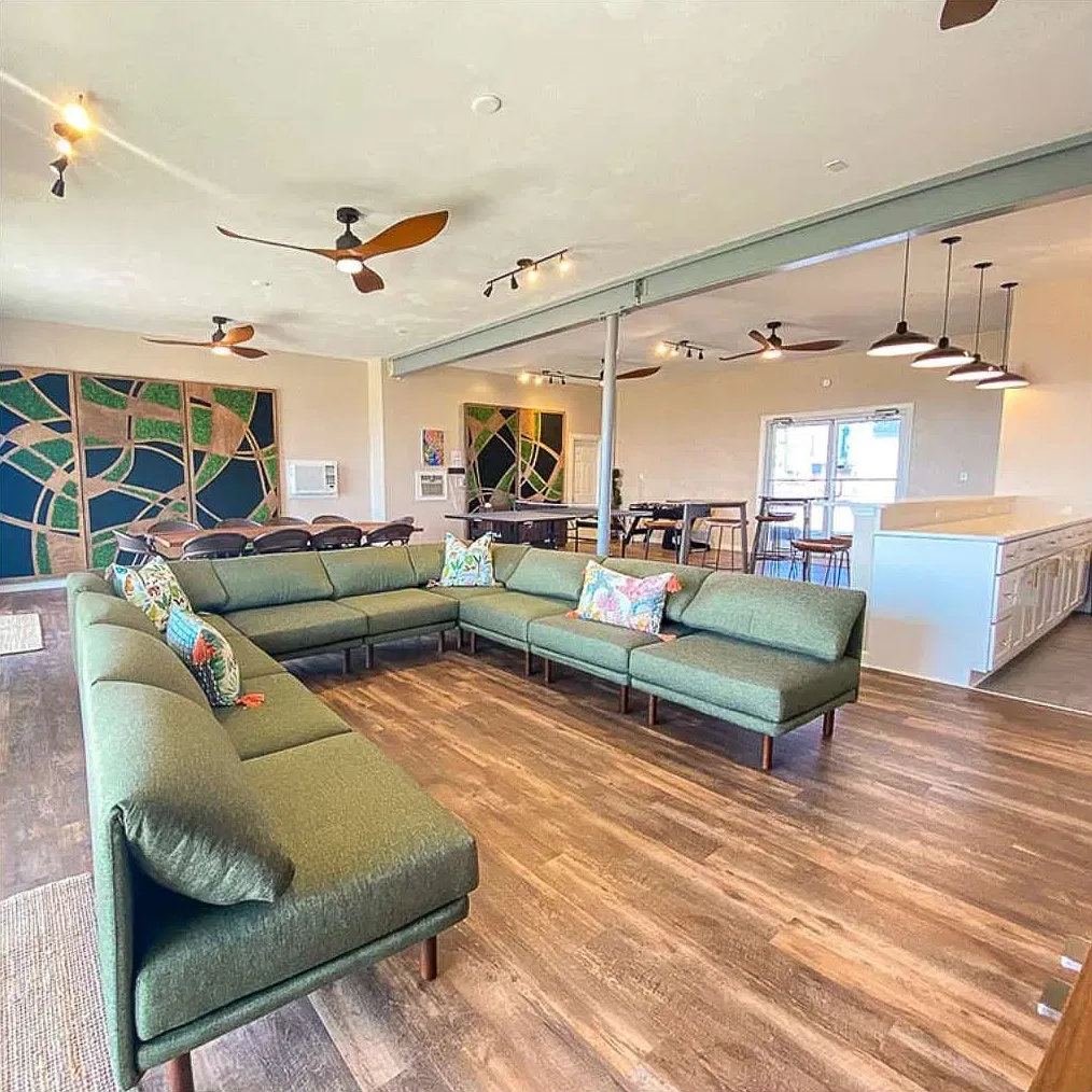 4 bed, 1.5 bath, 3000 sqft, $3,000 — Photo 3