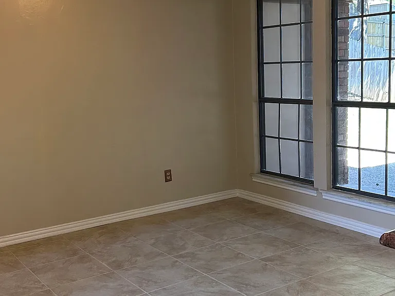 3714 Woodside Dr — Photo 5