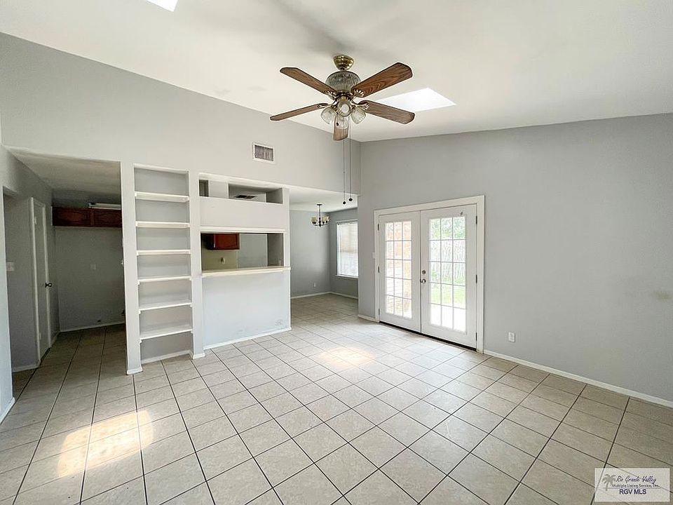 1st image of 3024 S Buckingham Ct