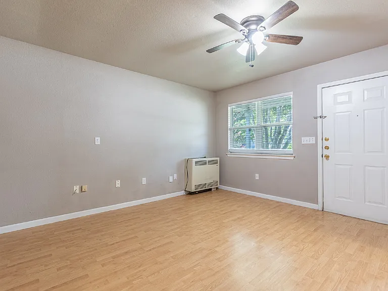 3727 Aragon Dr — Photo 6
