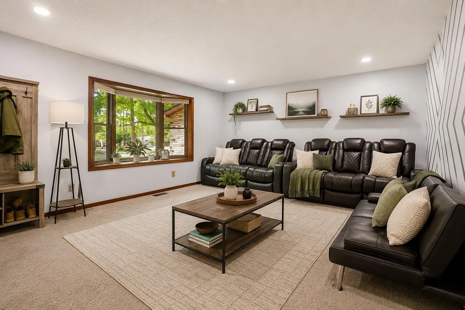 5 bed, 3.5 bath, 2352 sqft, $2,200 — Photo 4