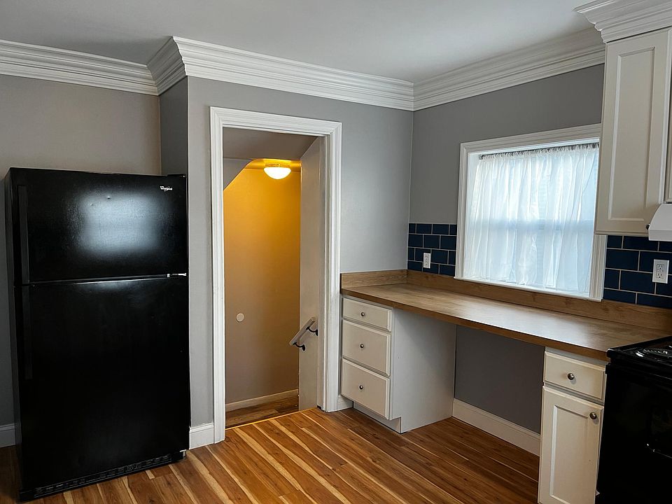 22824 Mac Arthur Blvd, Warren, MI 48089 | Zillow