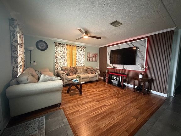 5th image of 9 Carriage Cove Way #9