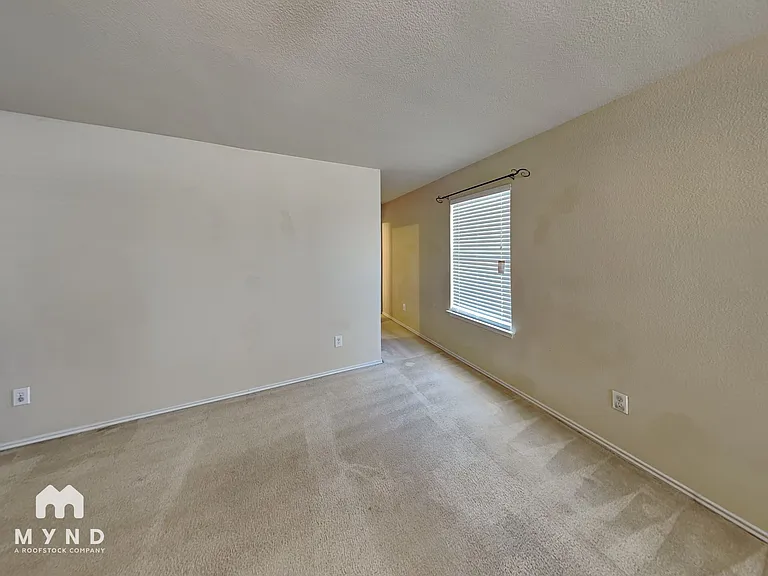 507 Darlene Trl — Photo 14