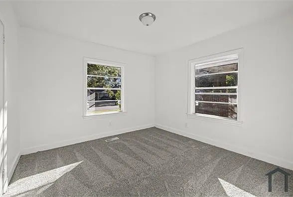 1540 42nd St — Photo 11