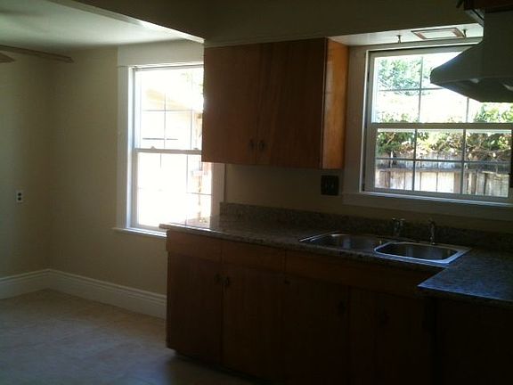 4th image of 1511 W Country Club Blvd