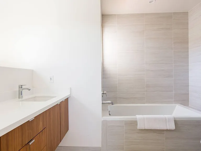 1319 Yale St #1 — Photo 21