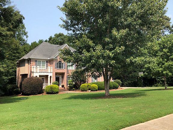 3rd image of 130 Watkins Glen Dr