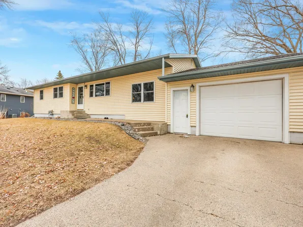 920 Hamlet Dr N, Avon, MN 56310