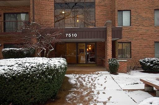 1st image of 7510 S Farmingdale Dr #103
