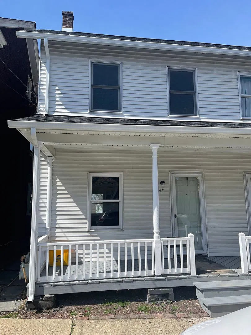 Charming 3-Bedroom Home for Rent in Slatington, PA Convenient Location! — Photo 1
