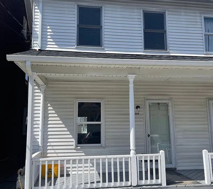 144 4th St