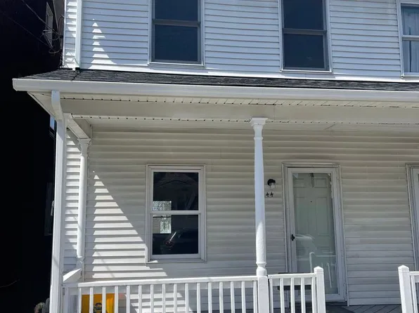 144 4th St, Slatington, PA 18080