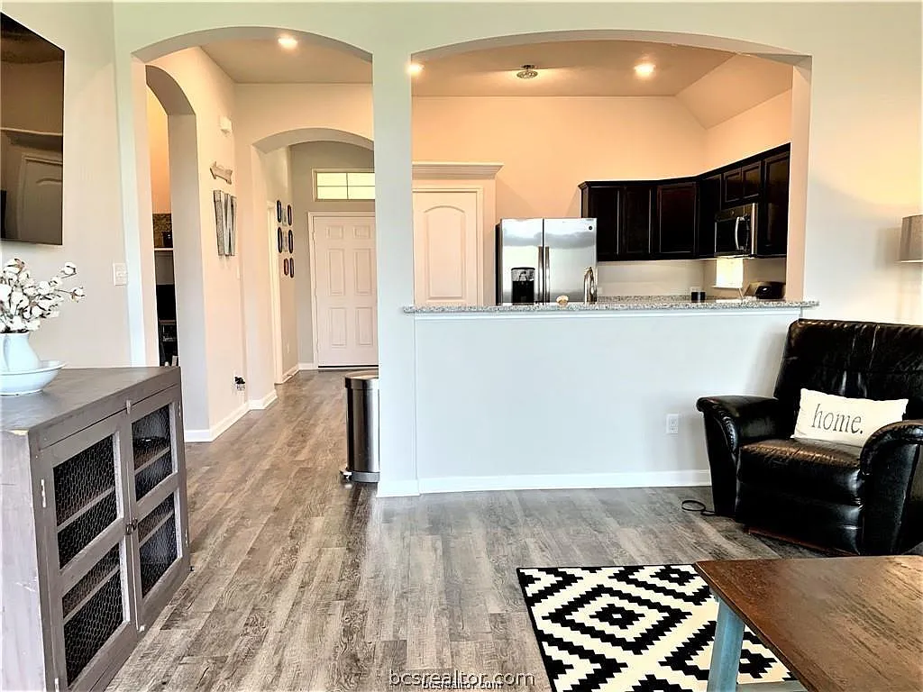 3 bed, 1528 sqft, $2,595 — Photo 3
