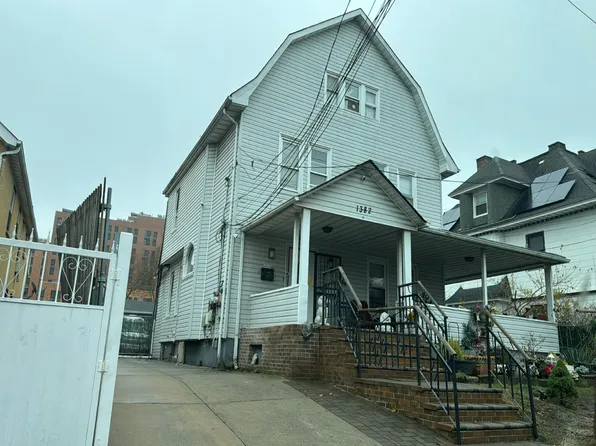 1382 Beach Channel Dr #82, Far Rockaway, NY 11691