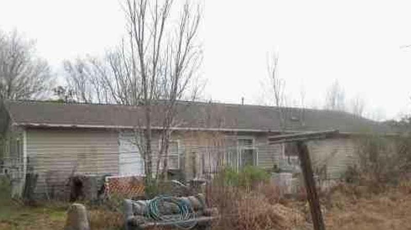 1st image of 228 White Oak Dr