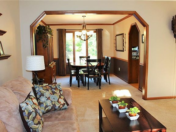 4th image of 45 E Royal Hill Dr